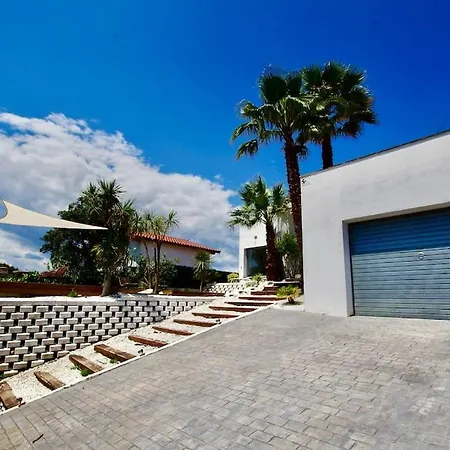 Cinta: Luxurious 6-person With Private Pool And Bbq Villa *