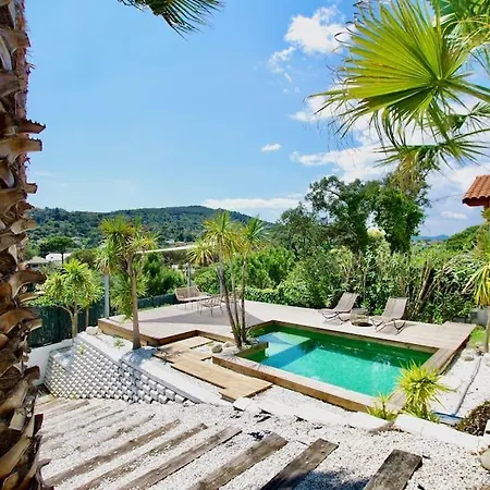 Cinta: Luxurious 6-person With Private Pool And Bbq Villa