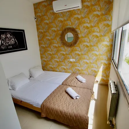 Cinta: Luxurious 6-person With Private Pool And Bbq Villa