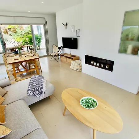 Cinta: Luxurious 6-person With Private Pool And Bbq Villa Massanet De La Selva