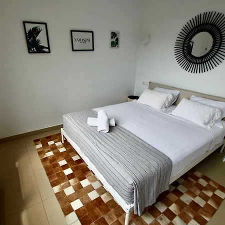 Cinta: Luxurious 6-person With Private Pool And Bbq Massanet De La Selva