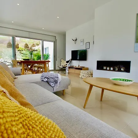 Cinta: Luxurious 6-person With Private Pool And Bbq Villa